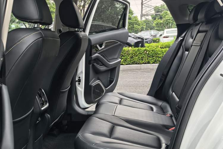 Used Bestune B70 2022 Third Generation 2.0T Automatic Enjoyment Version
