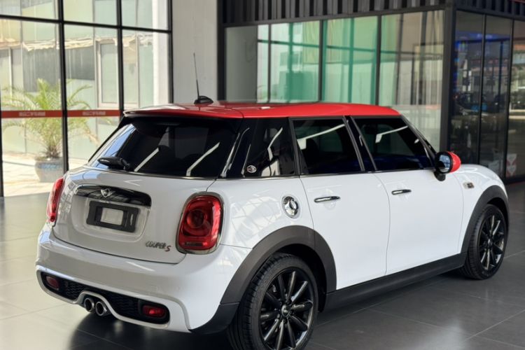 Used  MINI 2016 2.0T COOPER S Five-Door Edition
