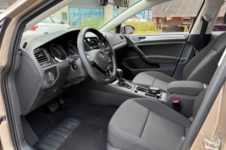 Used Volkswagen Golf 2020 200TSI DSG Comfortable and Ambitious Edition
