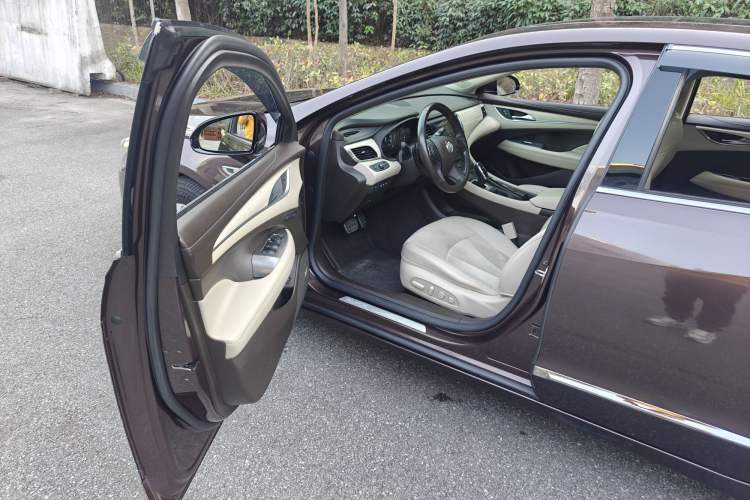 Used Buick LaCrosse 2016 30H Luxury Version
