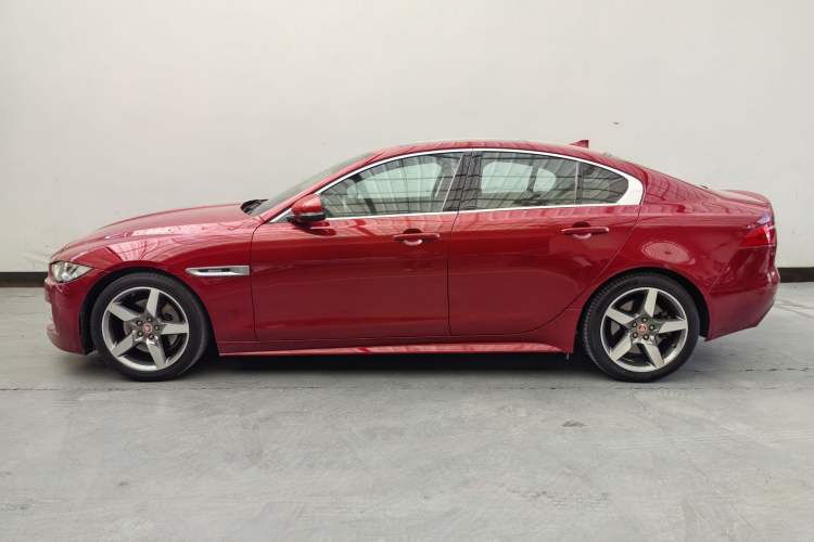 Used Jaguar XE 2015 2.0T 200 PS R-Sport
