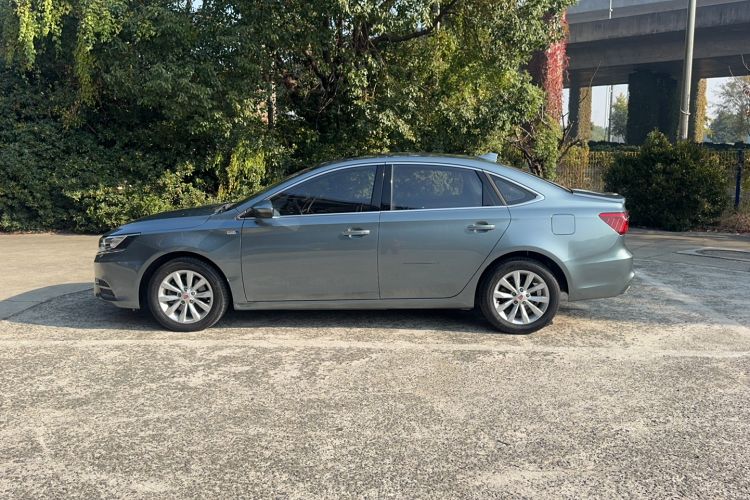 Used Roewe i6 2017 20T Automatic Internet Smart Edition
