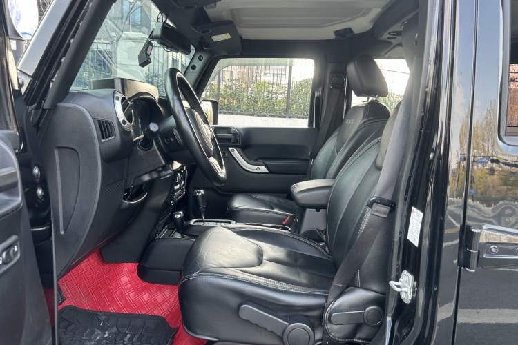 Used  Wrangler 2017 3.0L Sahara Four-Door Comfort Edition
