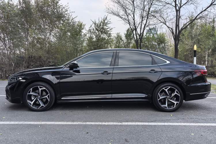 Used Volkswagen Passat 2023 Restyled 330TSI Starry Luxury Edition
