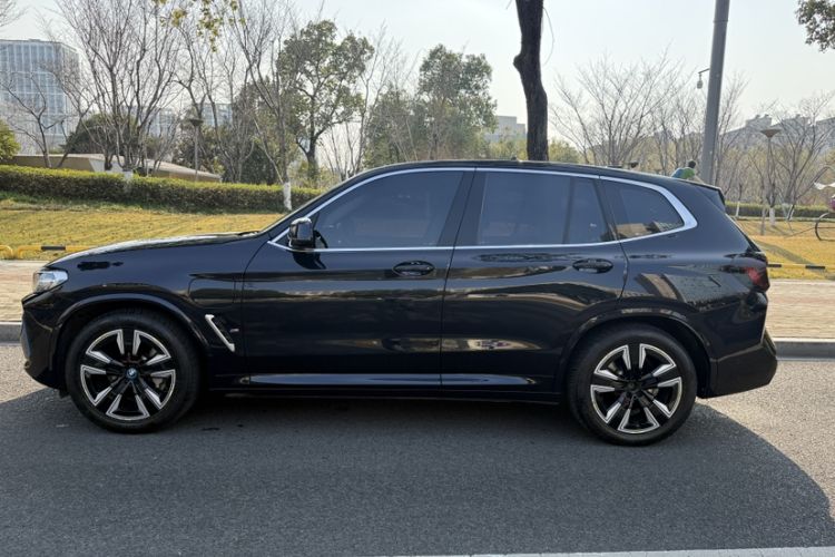 Used BMW iX3 2022 Leading Model
