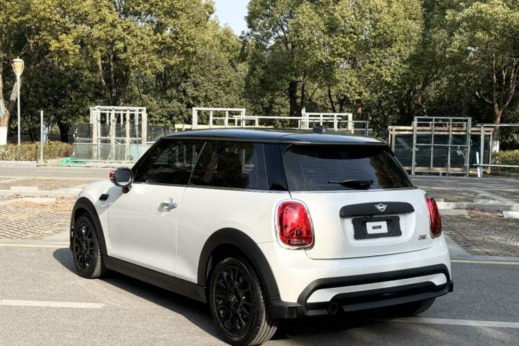 Used  MINI 2023 1.5T ONE
