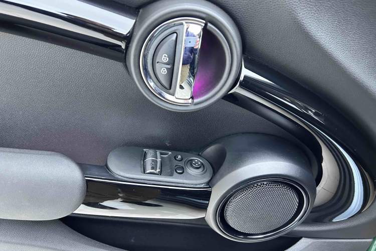 Used  MINI 2021 1.5T COOPER Classic Edition
