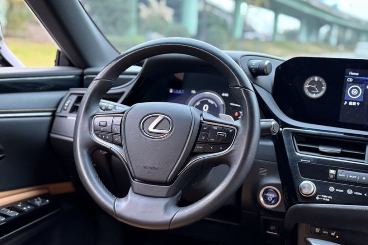 Used Lexus ES 2021 300h Excellence Edition