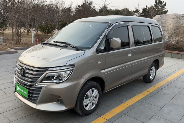 Used FORTHING Lingzhi 2023 M5 1.6L Practical Model 5 Seats