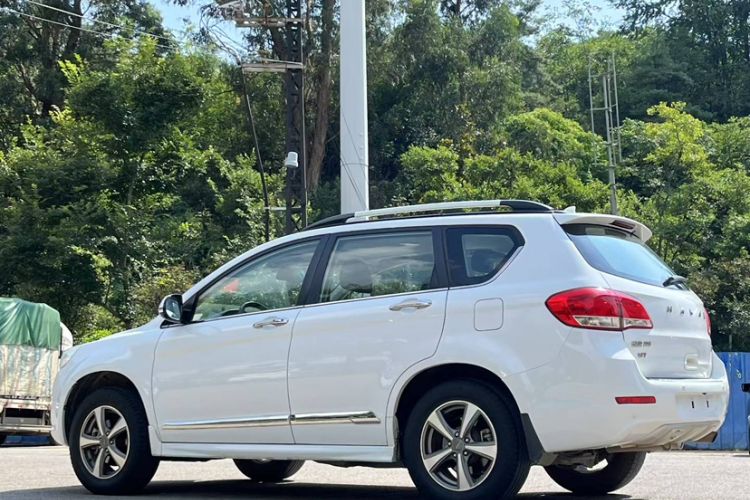 Used Haval H6 2015 Upgraded Model 1.5T Manual Two-Wheel Drive Elite Version
