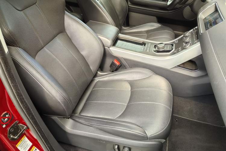 Used Land Rover Range Rover Evoque 2017 2.0T SE PLUS Smart Enjoyment Edition
