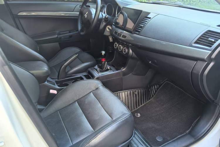 Used Mitsubishi Lancer EX 2013 Fashion Edition 1.8L Manual Comfort Version
