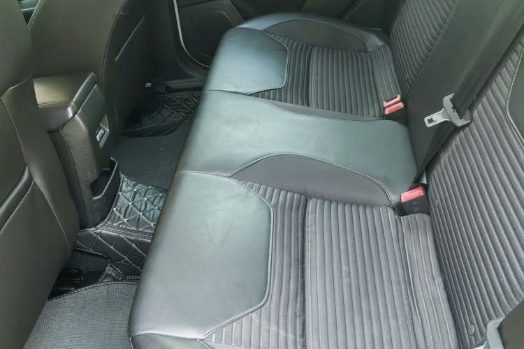 Used Ford Focus 2015 Hatchback 1.6L Automatic Fashion Edition
