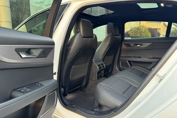 Used Jaguar XEL 2020 2.0T 200PS R-DYNAMIC Youth Sports Edition
