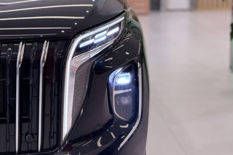 Used Hongqi HS7 PHEV 2024 2.0T PHEV Four-Wheel Drive Flagship Edition 7 Seats