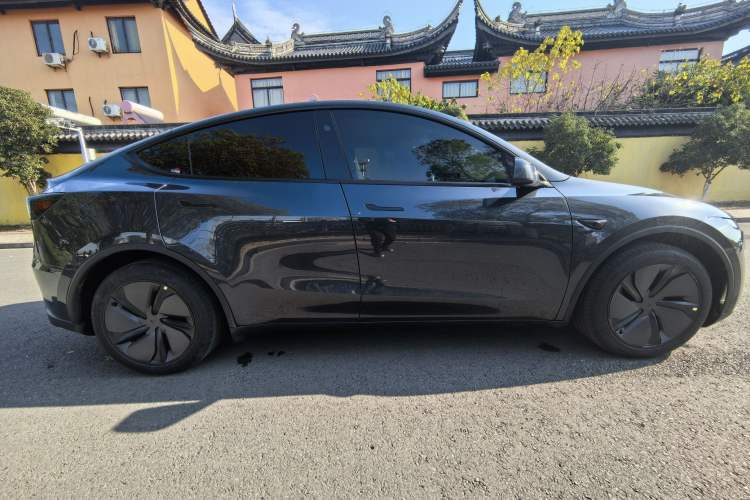 Used Tesla Model Y 2025 Rear-Wheel-Drive Version