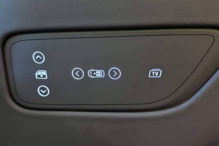 Used XPeng X9 2024 702 Ultra-Long Range Max