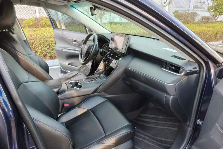 Used Toyota Harrier 2022 2.0L CVT Two-Wheel Drive Entry Version