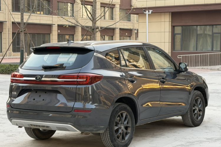 Used BYD Song 2021 Classic Edition 1.5T Manual Luxury Model
