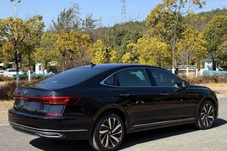 Used Volkswagen Passat 2022 330TSI Luxury Edition Custom Version
