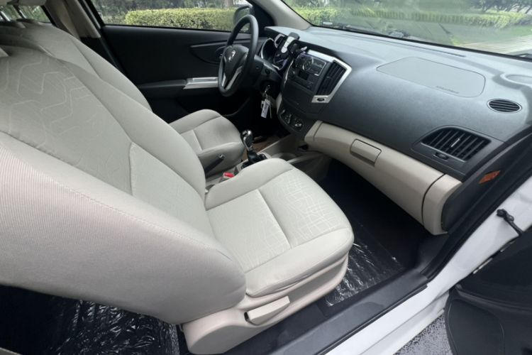 Used Dongfeng Aeolus A30 2014 1.5L Manual Sishang Model
