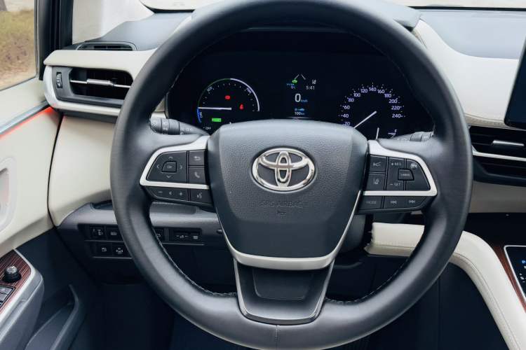 Used Toyota Sienna 2021 2.5L Hybrid Comfort Edition
