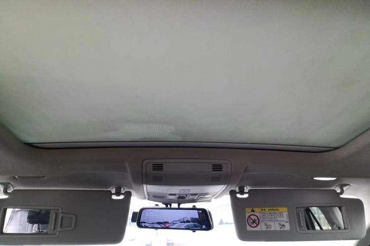 Used Volkswagen T-ROC 2018 280TSI DSG Two-Wheel Drive Advanced Version China V Emission Standard
