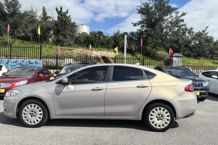 Used Fiat Viaggio 2012 1.4T Automatic Enjoyment Edition
