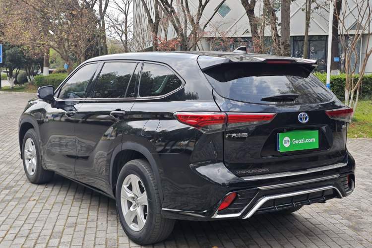 Used Toyota Highlander 2022 Dual-Engine 2.5L Two-Wheel Drive Elite Edition 5 Seats