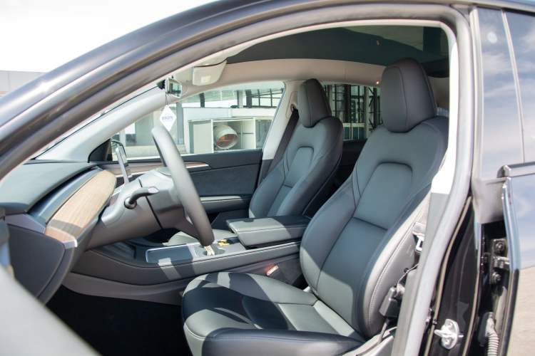 Used Tesla Model Y 2022 Rear-Wheel-Drive Version