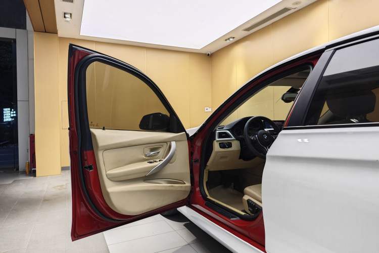 Used BMW 3 Series 2015 320i Luxury Line Stylish Edition