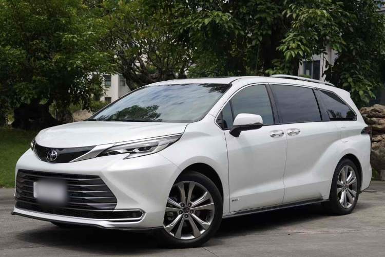 Used Toyota Sienna 2024 2.5L Hybrid Ultimate Edition
