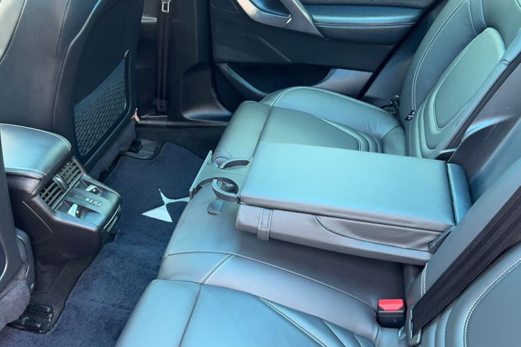 Used  5 2015 1.6T Luxury Edition THP160
