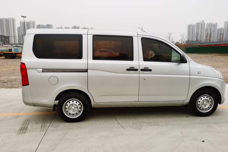 Used Wuling Rongguang V 2015 1.2L Practical Model
