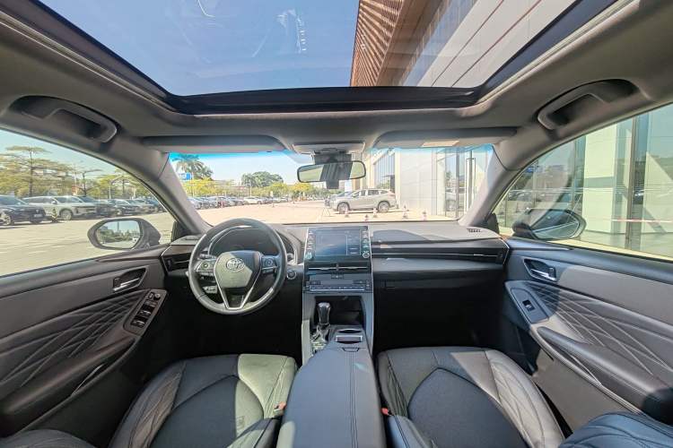 Used Toyota Avalon 2019 2.5L Touring Premium Version China VI Standard
