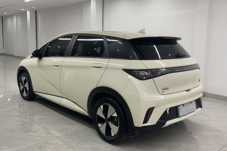 Used BYD Dolphin 2023 420 km Fashion Edition
