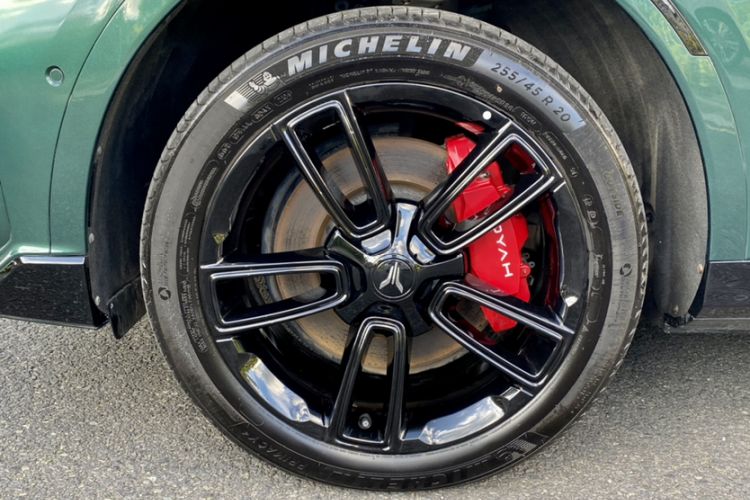 Used VOYAH FREE 2025 318 259 km All-Wheel-Drive Exploration Edition
