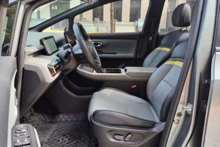 Used AION Y 2022 70 Tech Edition Lithium Iron Phosphate