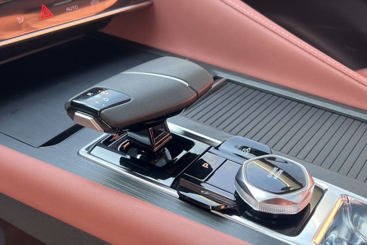 Used Changan CS75 PLUS 2024 3rd Generation Champion Edition 1.5T Intelligent Drive Dynamic Model
