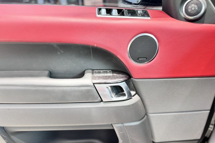 Used Land Rover Range Rover Sport 2021 3.0 L6 YAO Black Edition
