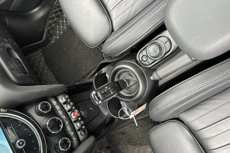 Used MINI MINI 2022 Updated 2.0T COOPER S Artist