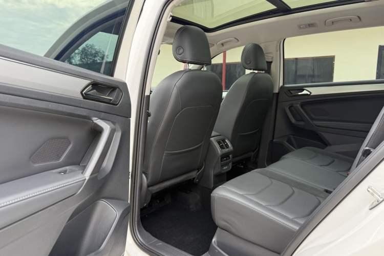 Used Volkswagen Tiguan L 2018 330TSI Automatic Two-Wheel Drive Luxury Edition
