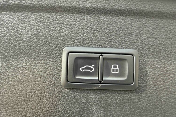 Used Audi Q5L 2020 Updated 40 TFSI Prestige Fashion Edition
