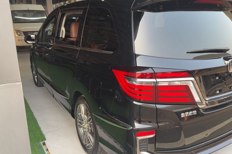 Used Honda Elysion 2019 2.0L Hybrid Supreme Edition
