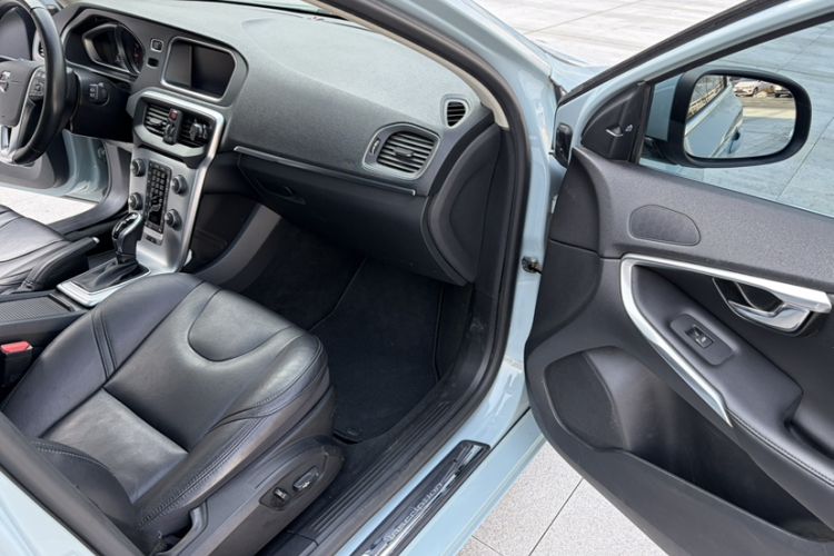 Used Volvo V40 2018 T3 Zhiya Edition