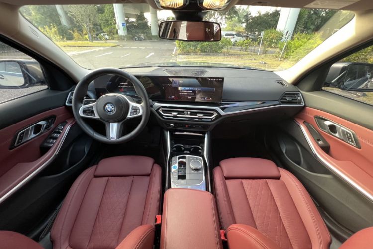 Used BMW i3 2022 eDrive 35 L
