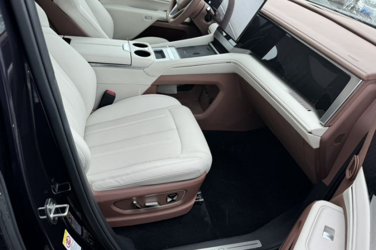 Used BYD Xia 2025 DM-i 1.5T 180km Beyond Edition
