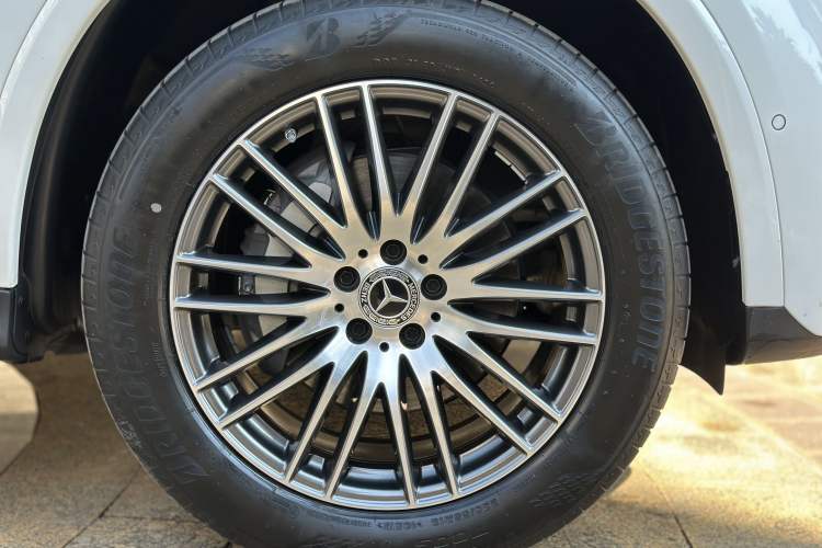 Used Mercedes-Benz GLC 2024 Refreshed GLC 300 L 4MATIC Dynamic Version 5 Seats
