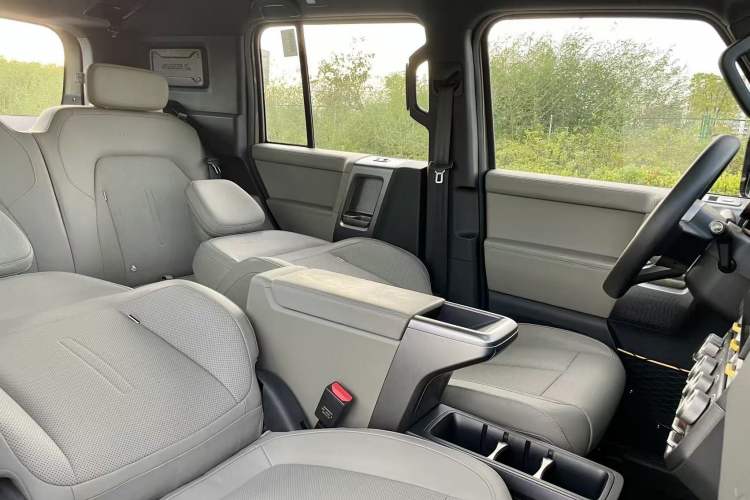 Used  V23 2025 501 Four-Wheel Drive Intelligent Driving Version
