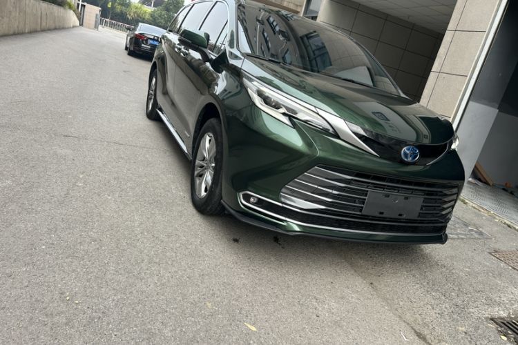Used Toyota Sienna 2021 2.5L Hybrid Ultimate Edition
